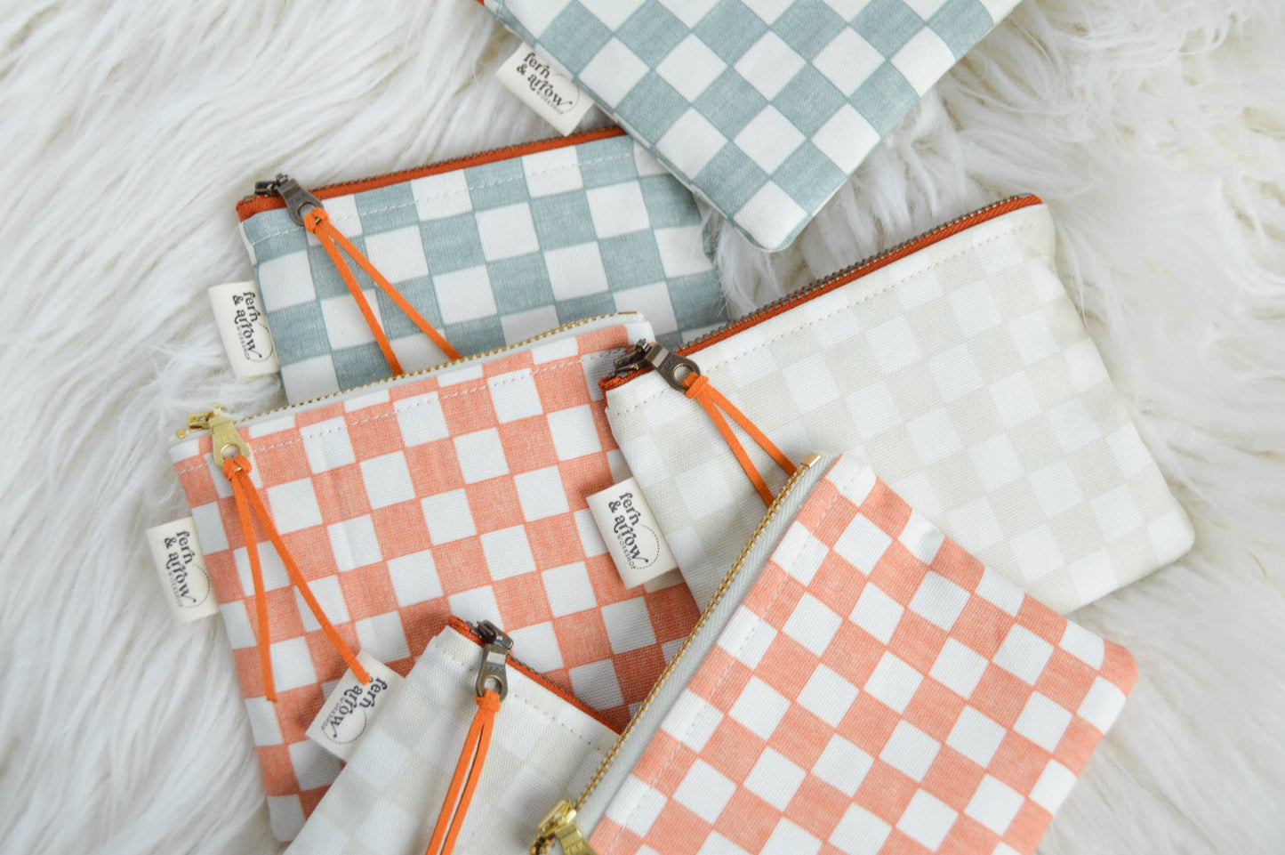 Vans Checkered Zipper: Clutch / Medium