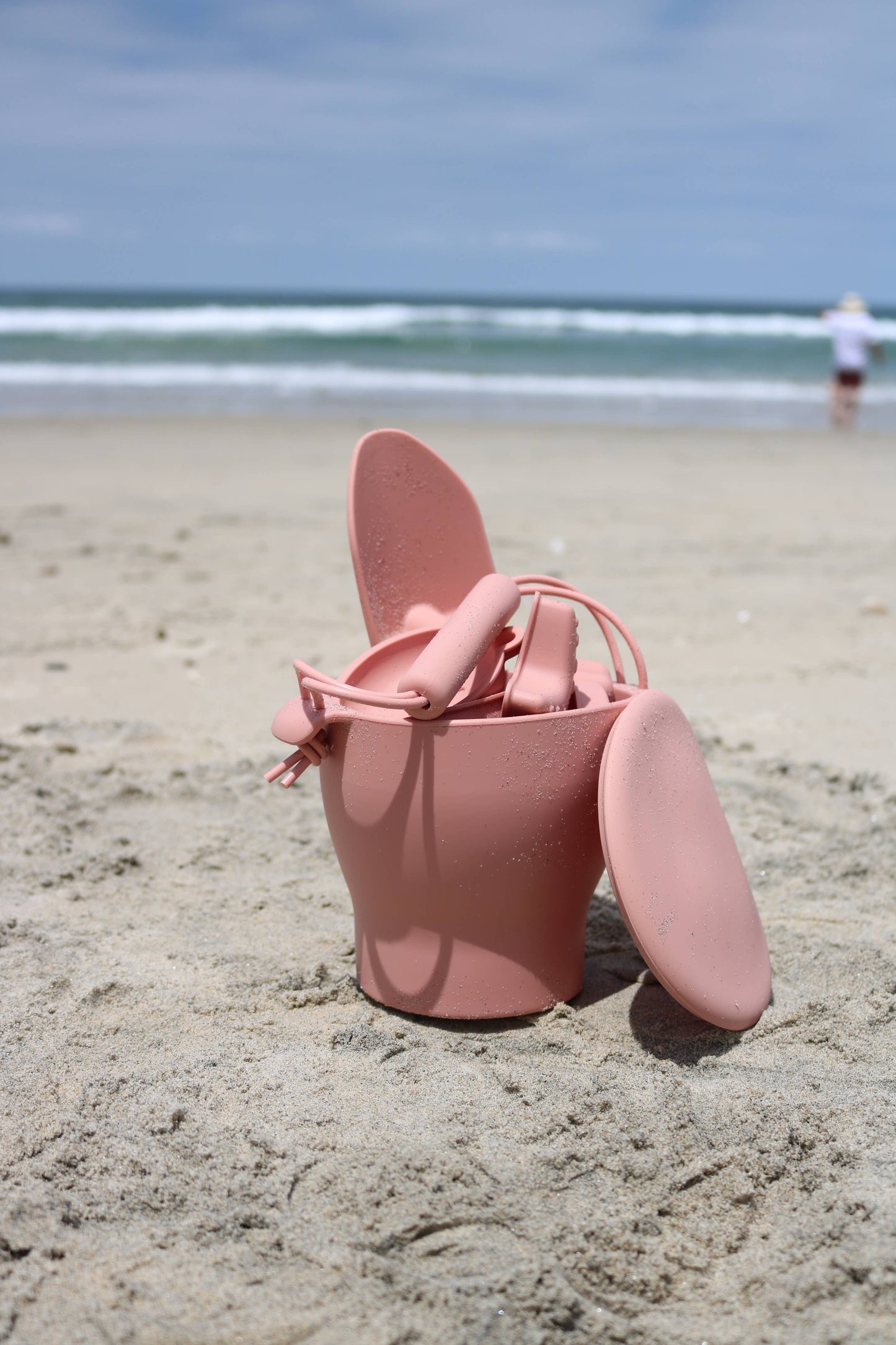 12 Piece Beach Bucket Color: Blush