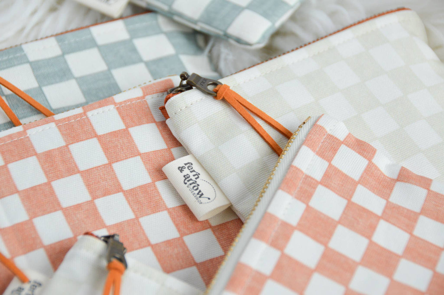 Vans Checkered Zipper: Clutch / Large