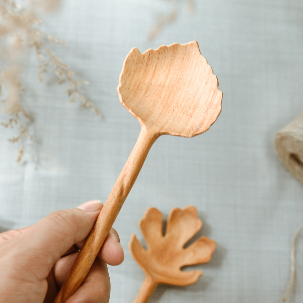 Salad Tongs Servers Leaf Wooden Spoon - Fall Decor - 10,3"x2,4"