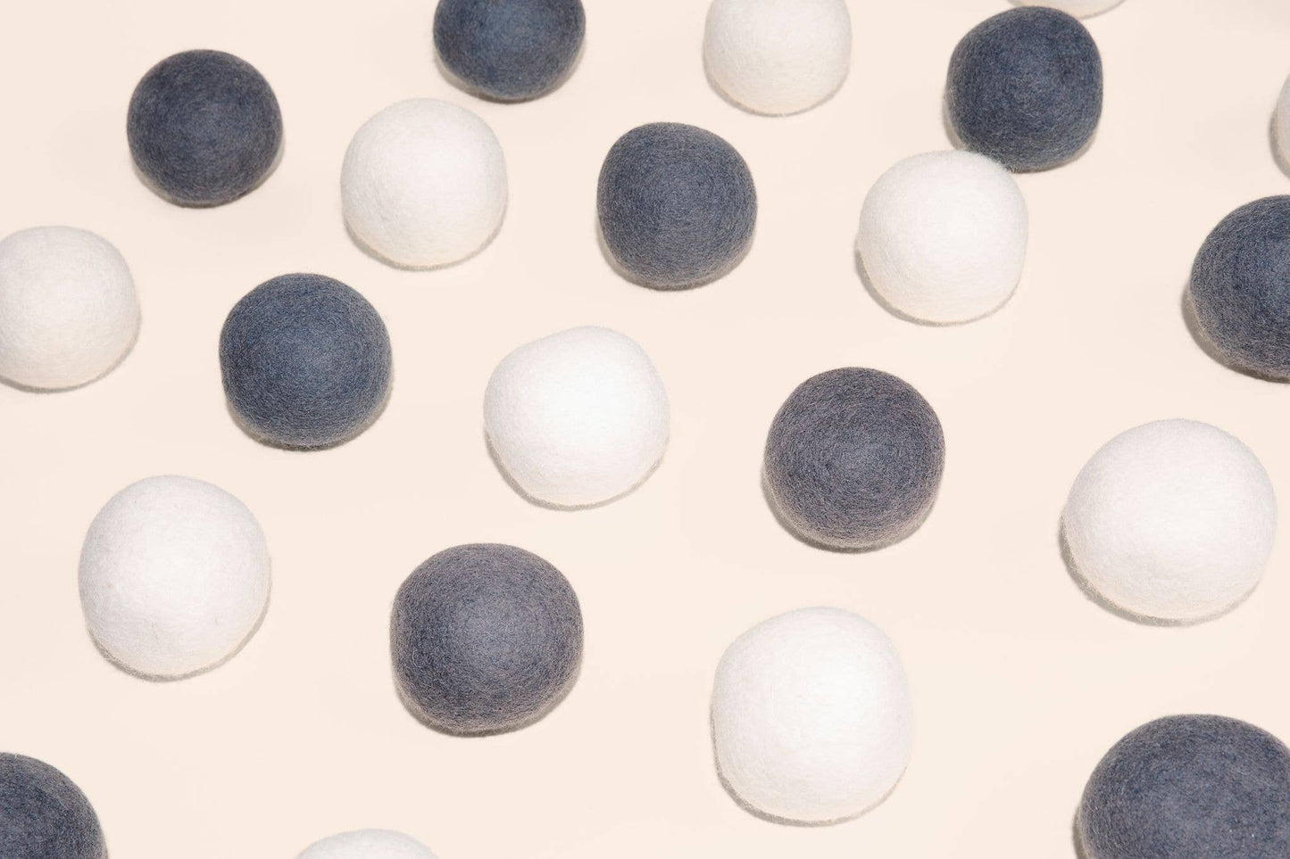 Set of 6 Organic Wool Dryer Balls  | Holiday Bestseller