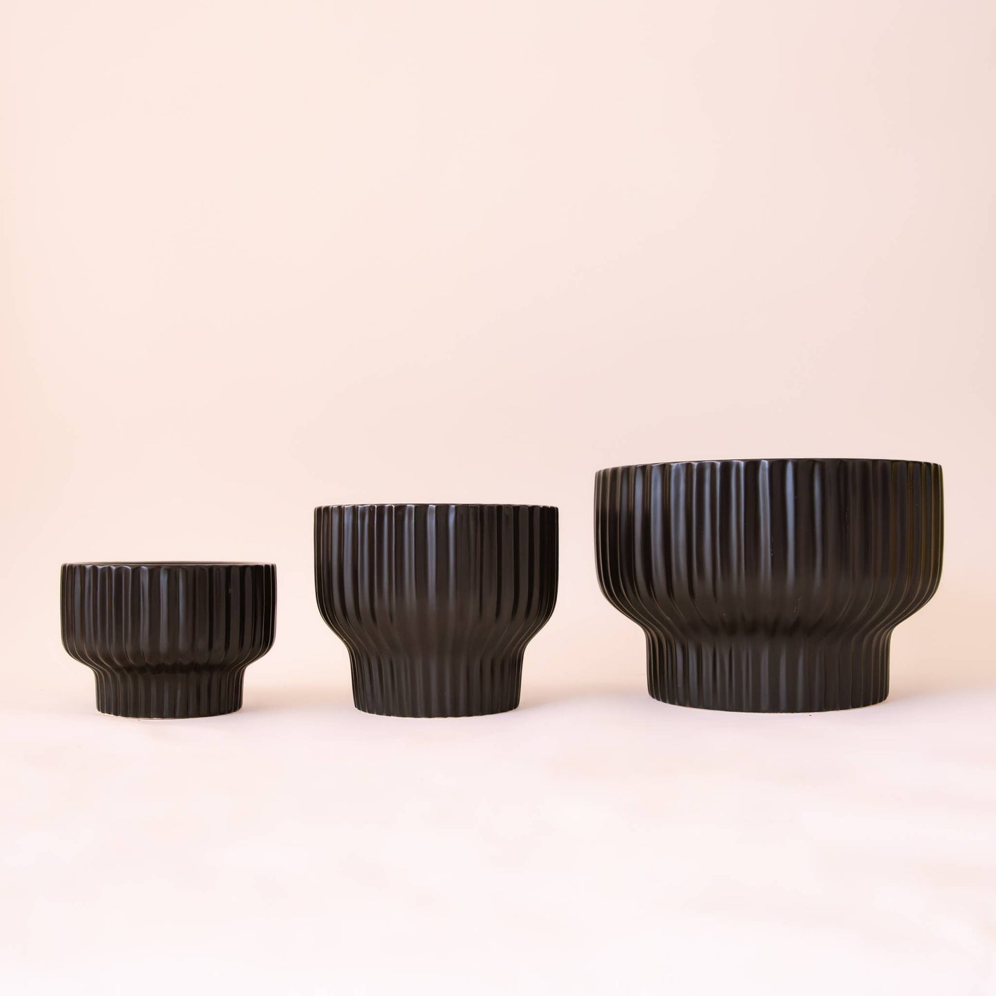 Presley Pedestal Planter | Black: 8 inch