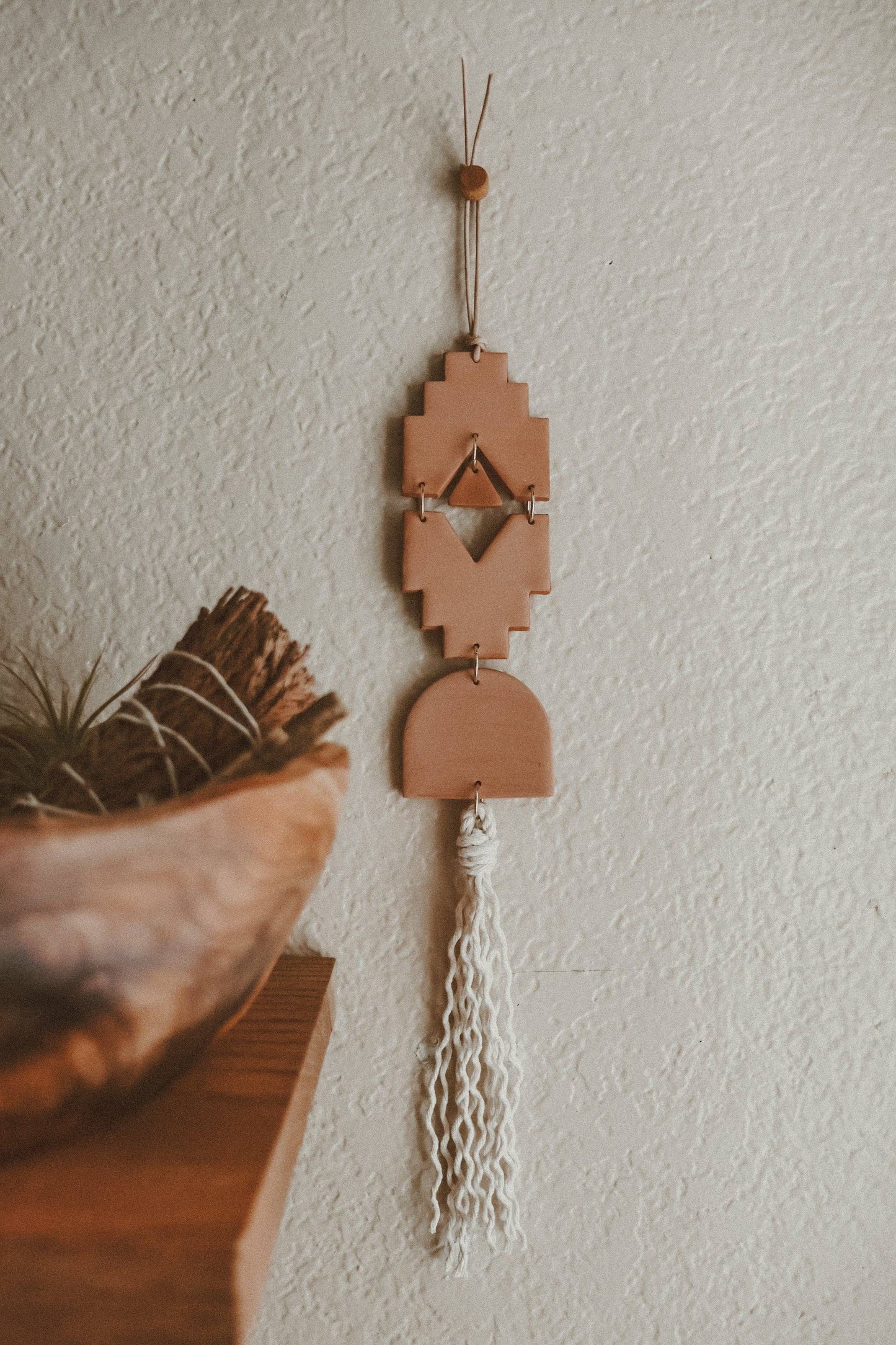 Southwestern Style Clay Wall Hanging in Terracotta and Stone: White Sandstone