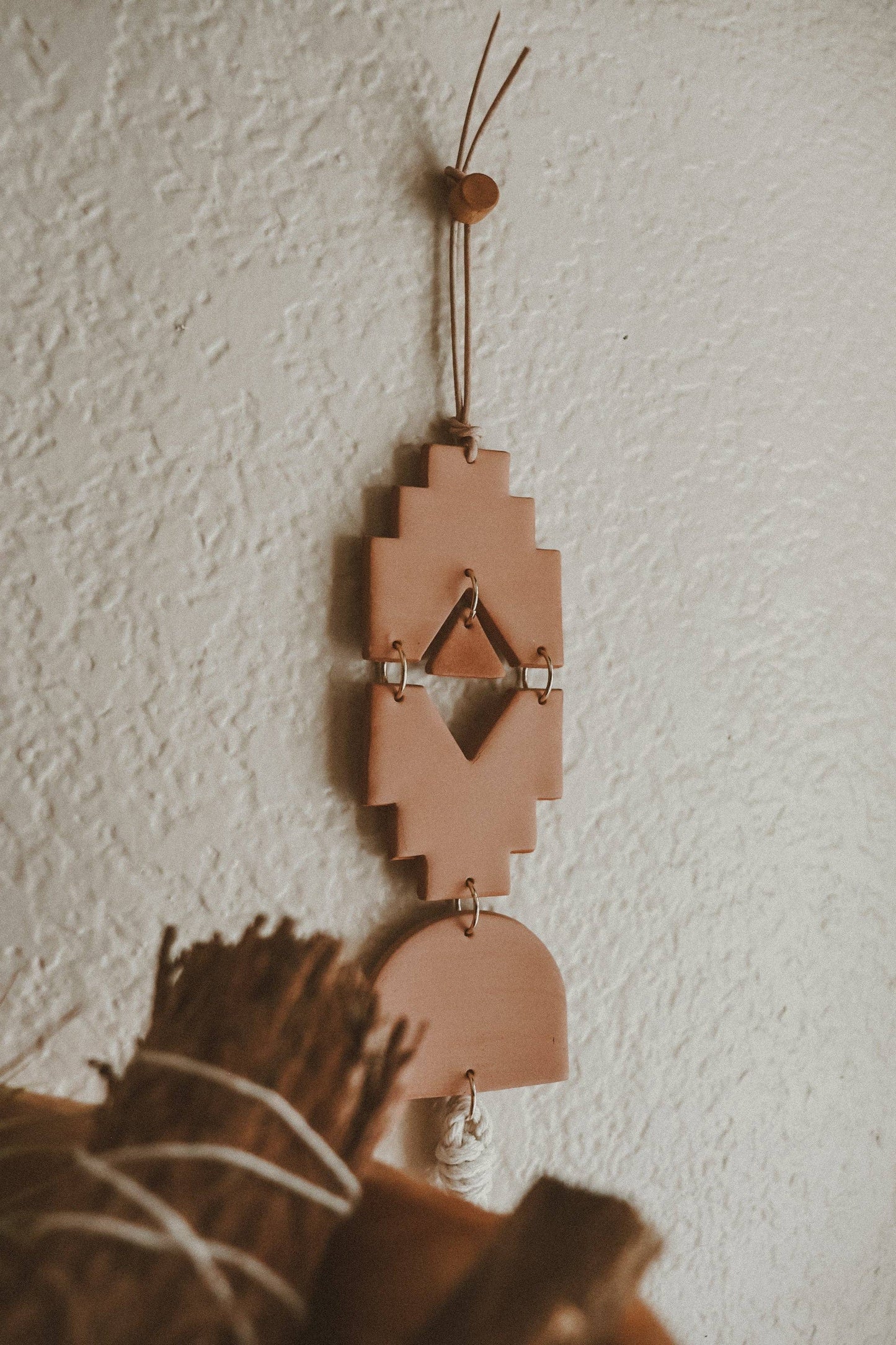 Southwestern Style Clay Wall Hanging in Terracotta and Stone: White Sandstone