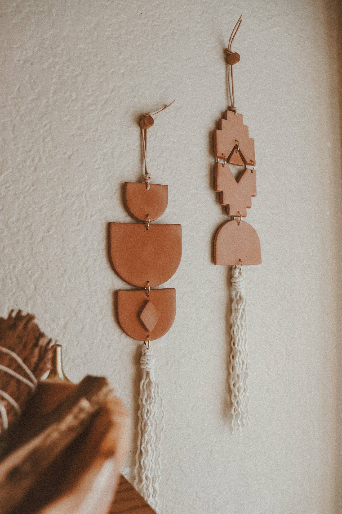 Southwestern Style Clay Wall Hanging in Terracotta and Stone: White Sandstone