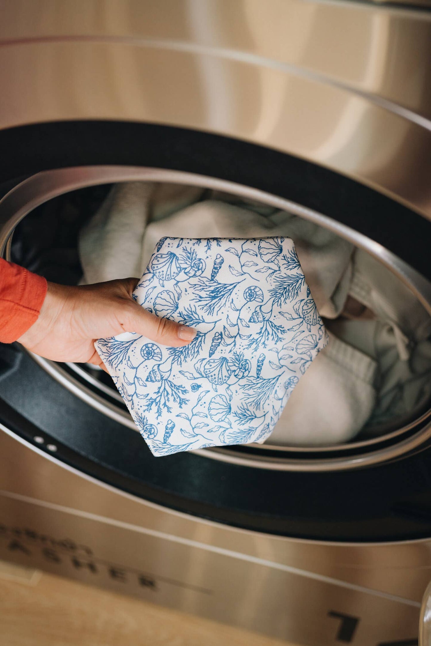 Hexawash Reusable Eco Laundry Detergent Unscented- 300 Loads: Hexagonia