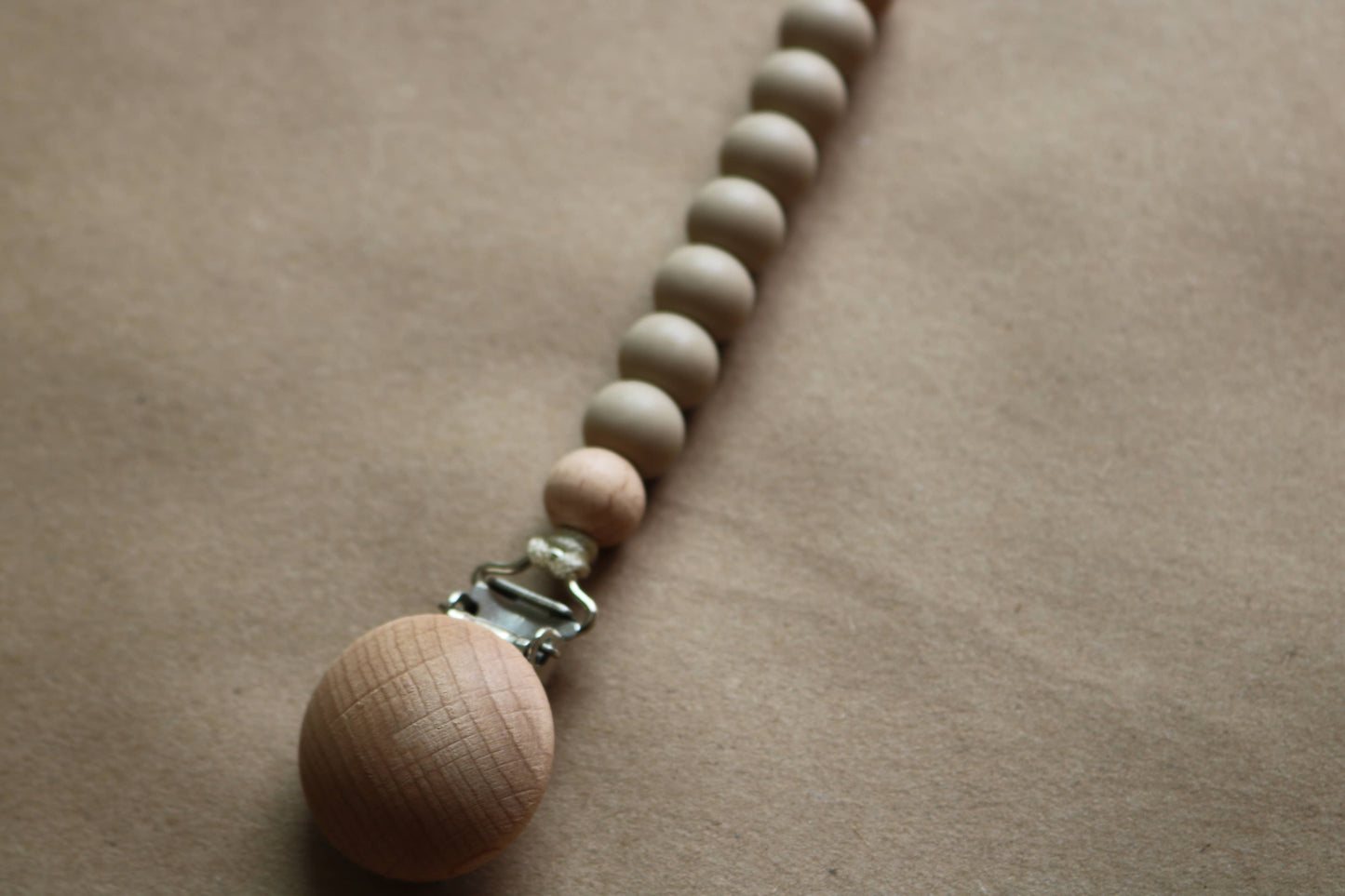 Pacifier Clip Color: Oatmeal