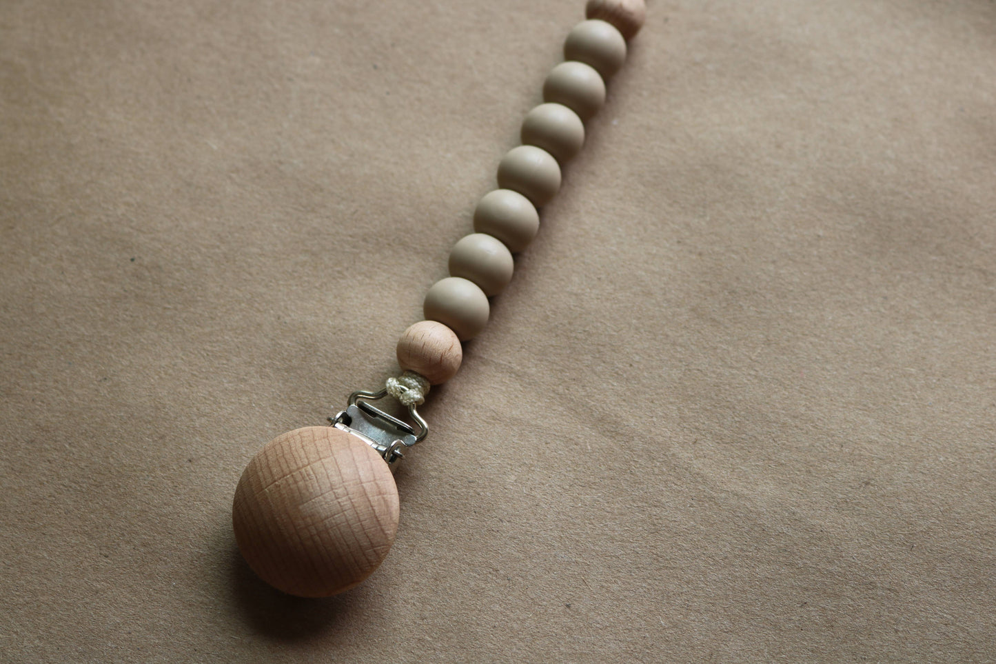 Pacifier Clip Color: Oatmeal