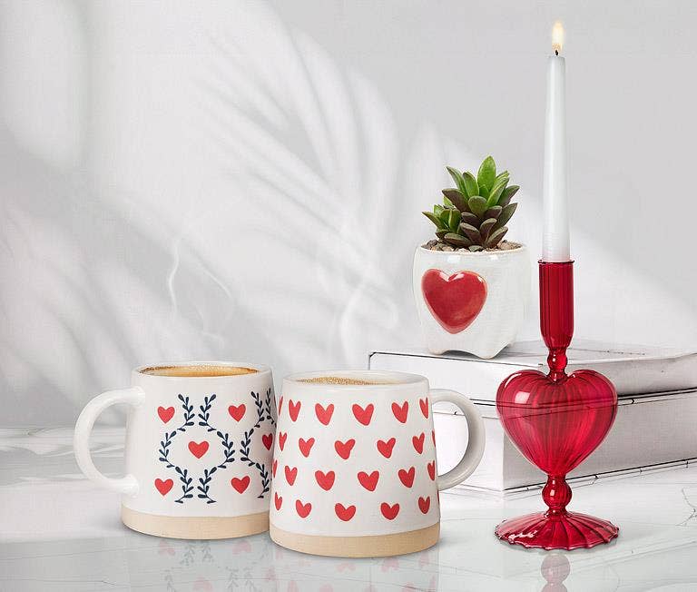 Wide Base Mug with Hearts-3.5"H(14oz)