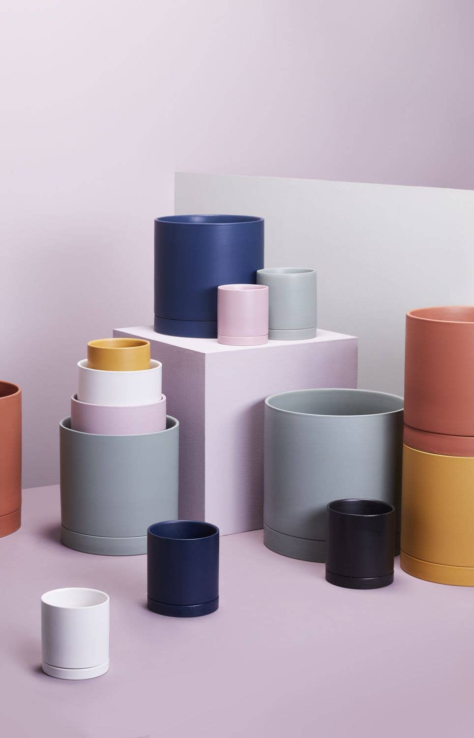 Romey Pot and Saucer: 4.75" Pot / Black