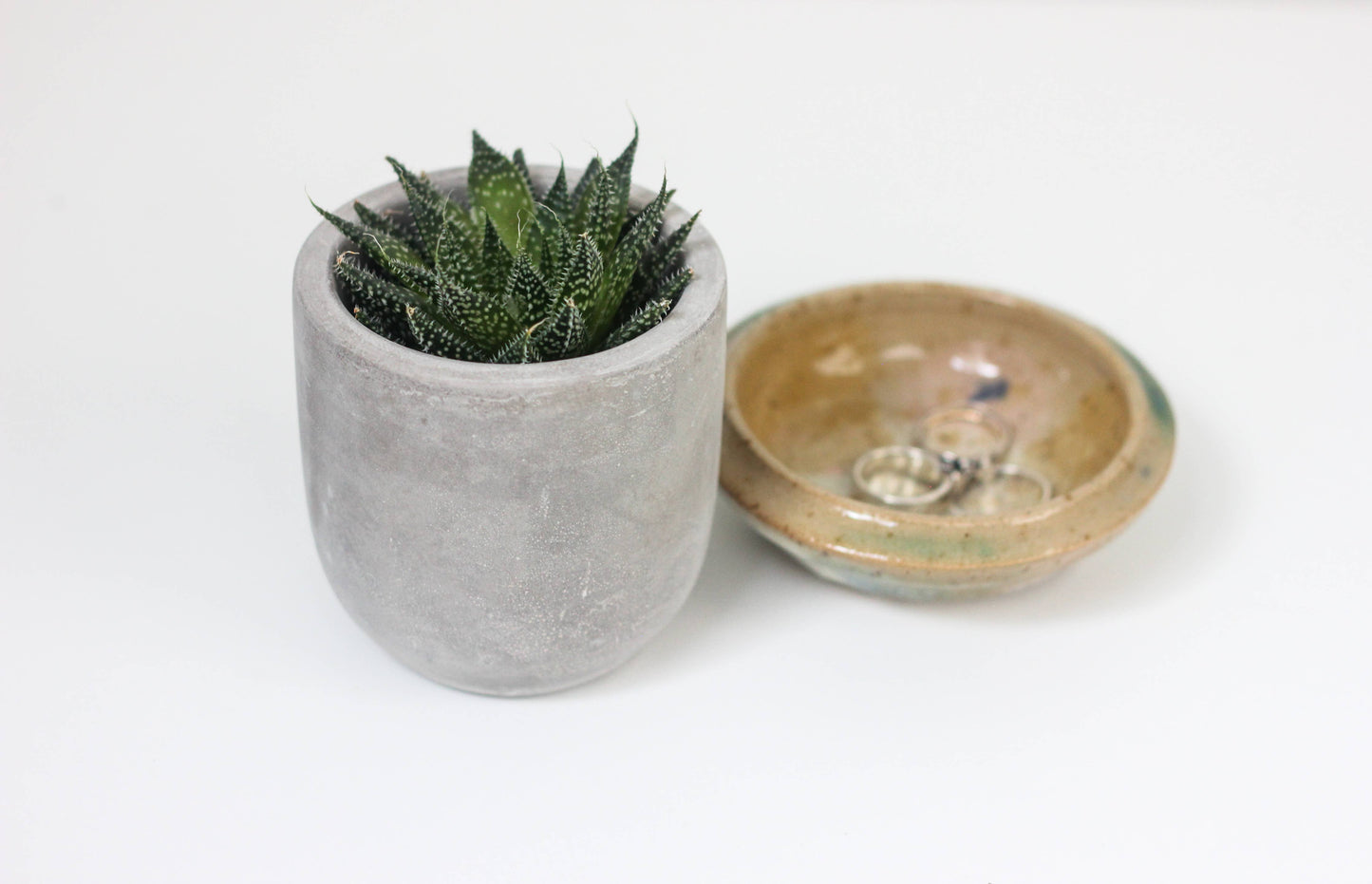 Round Concrete Indoor Planter Pot: 5"