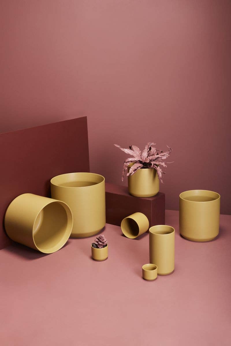 Round Ochre Pot: 4.75" Pot