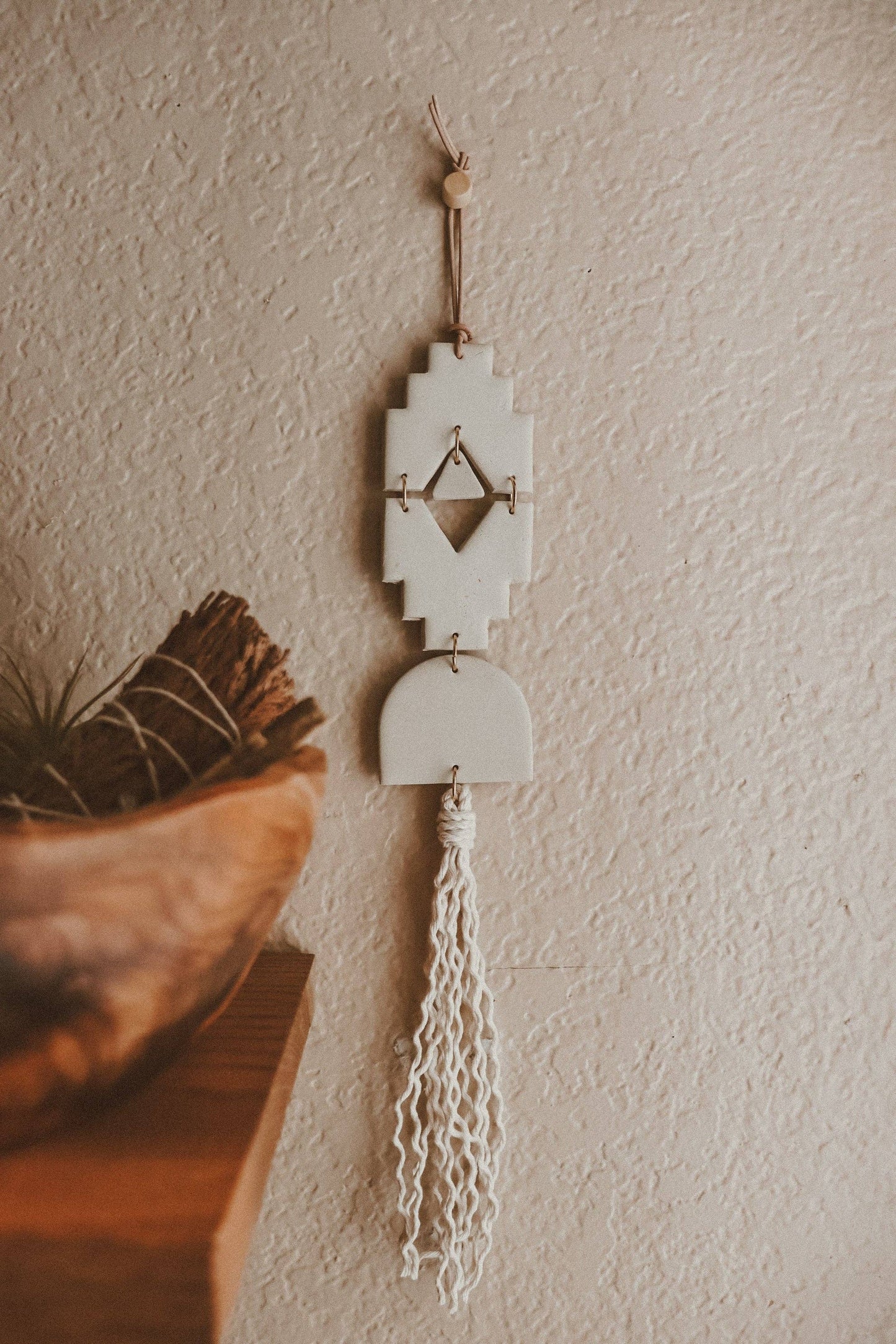 Southwestern Style Clay Wall Hanging in Terracotta and Stone: White Sandstone