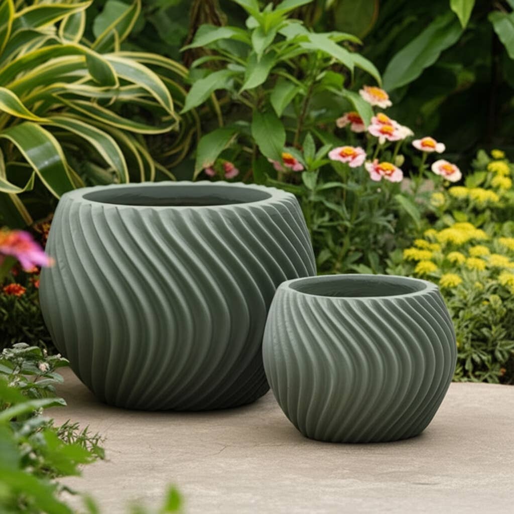Resin Curvy Lines Rounded Planter Set of 2 - Green, 8/12 in.
