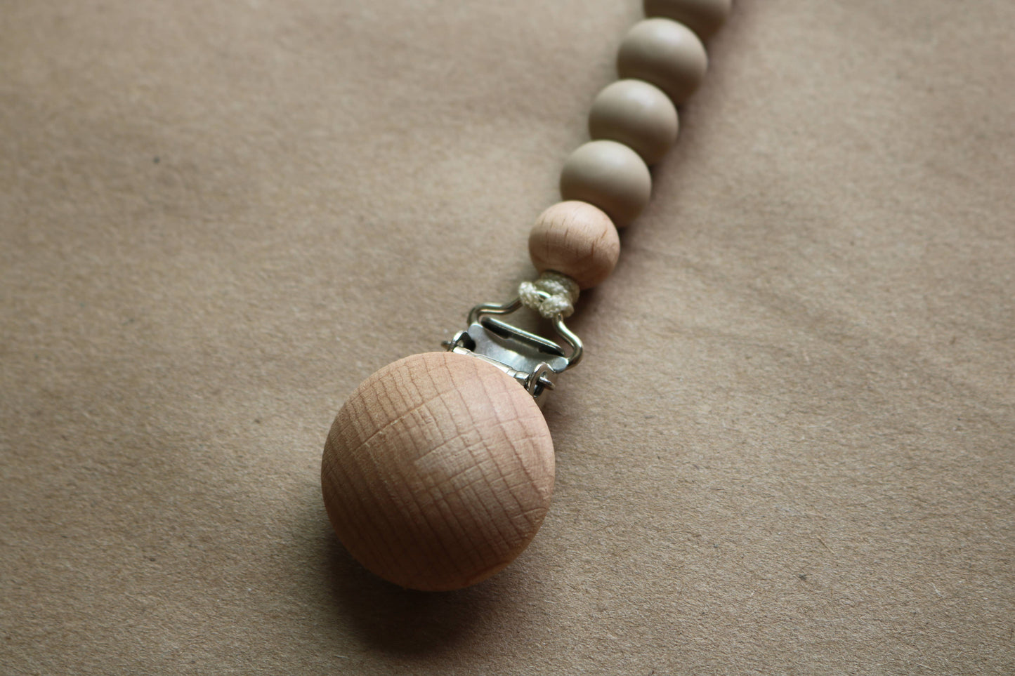 Pacifier Clip Color: Oatmeal