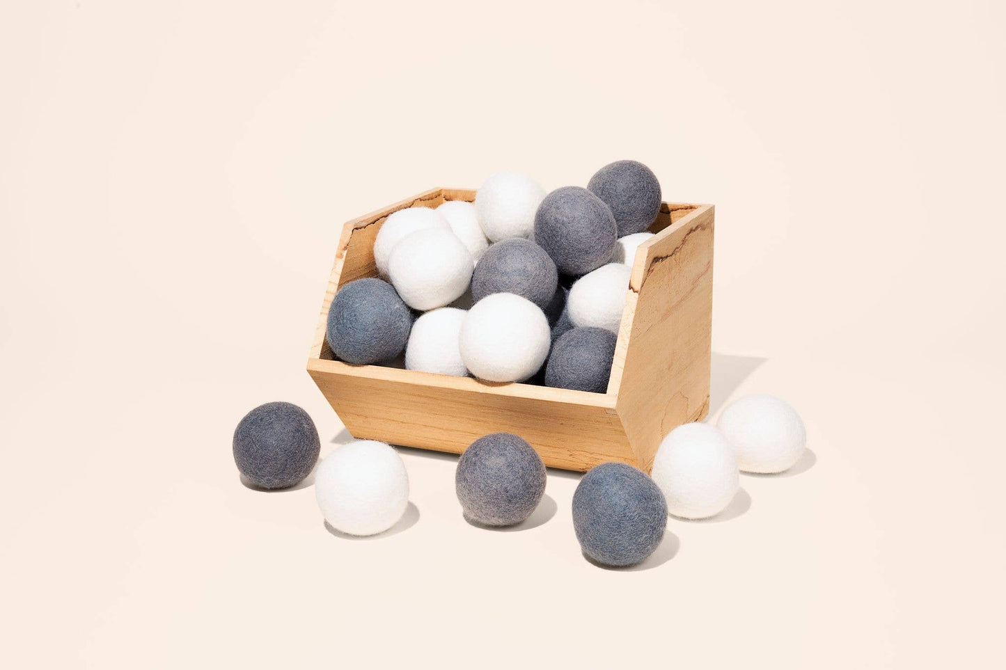 Set of 6 Organic Wool Dryer Balls  | Holiday Bestseller